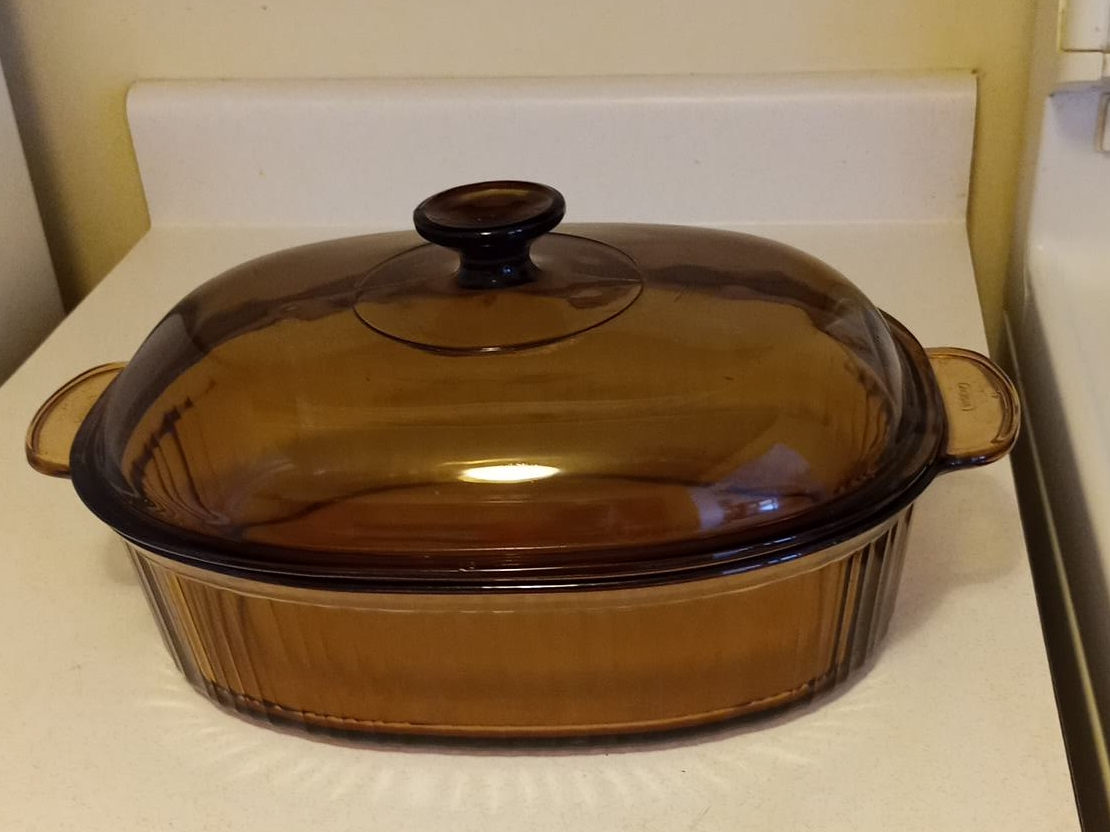 Vintage Amber Vision Corning Ware Casserole image indicator(1)
