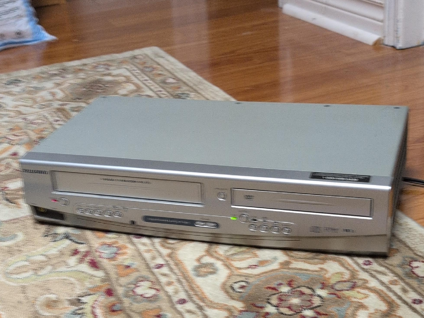 Samsung DVD-VR357 DVD Recorder VCR Combo thumbnail