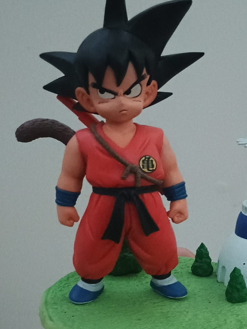 Dragon Ball Z Goku Figure thumbnail