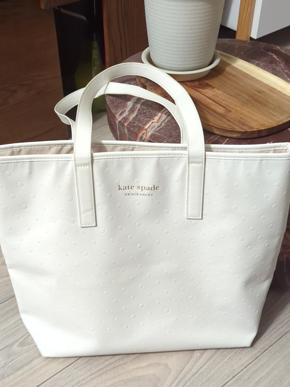 Kate Spade Fragrances White Tote Bag 🥕 thumbnail
