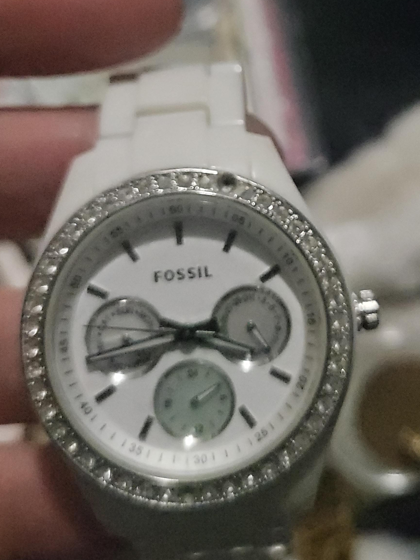 Fossil White Ladies Watch image indicator(1)