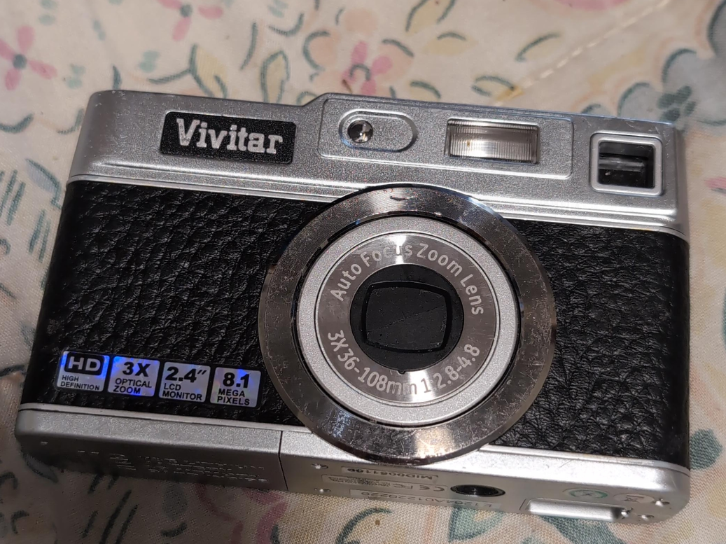 Vivitar 8.1 MP Digital Camera thumbnail