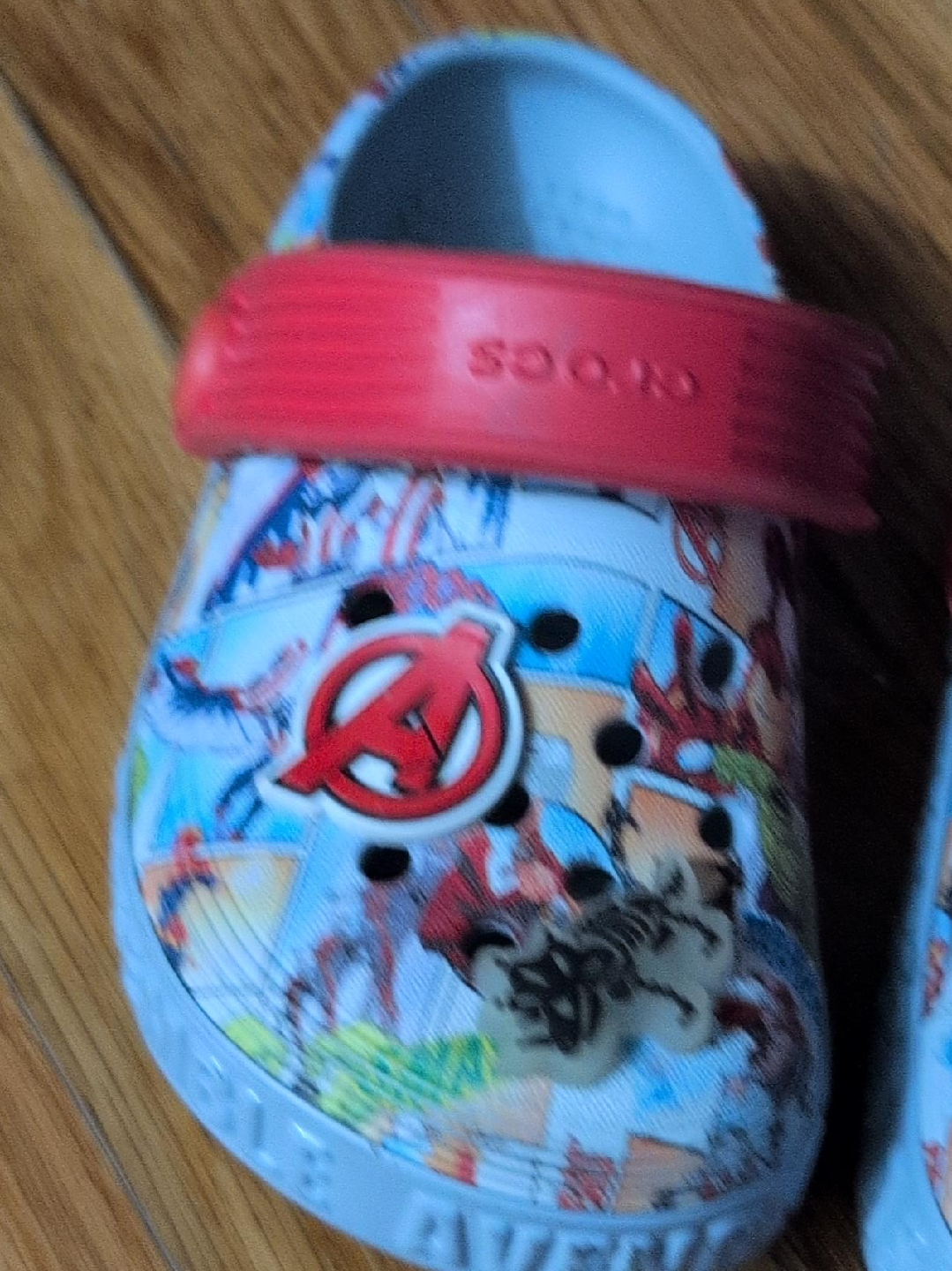 Crocs Kids' Avengers Clog Size 6 thumbnail