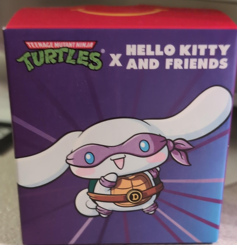 Teenage Mutant Ninja Turtles x Hello Kitty Figurine thumbnail