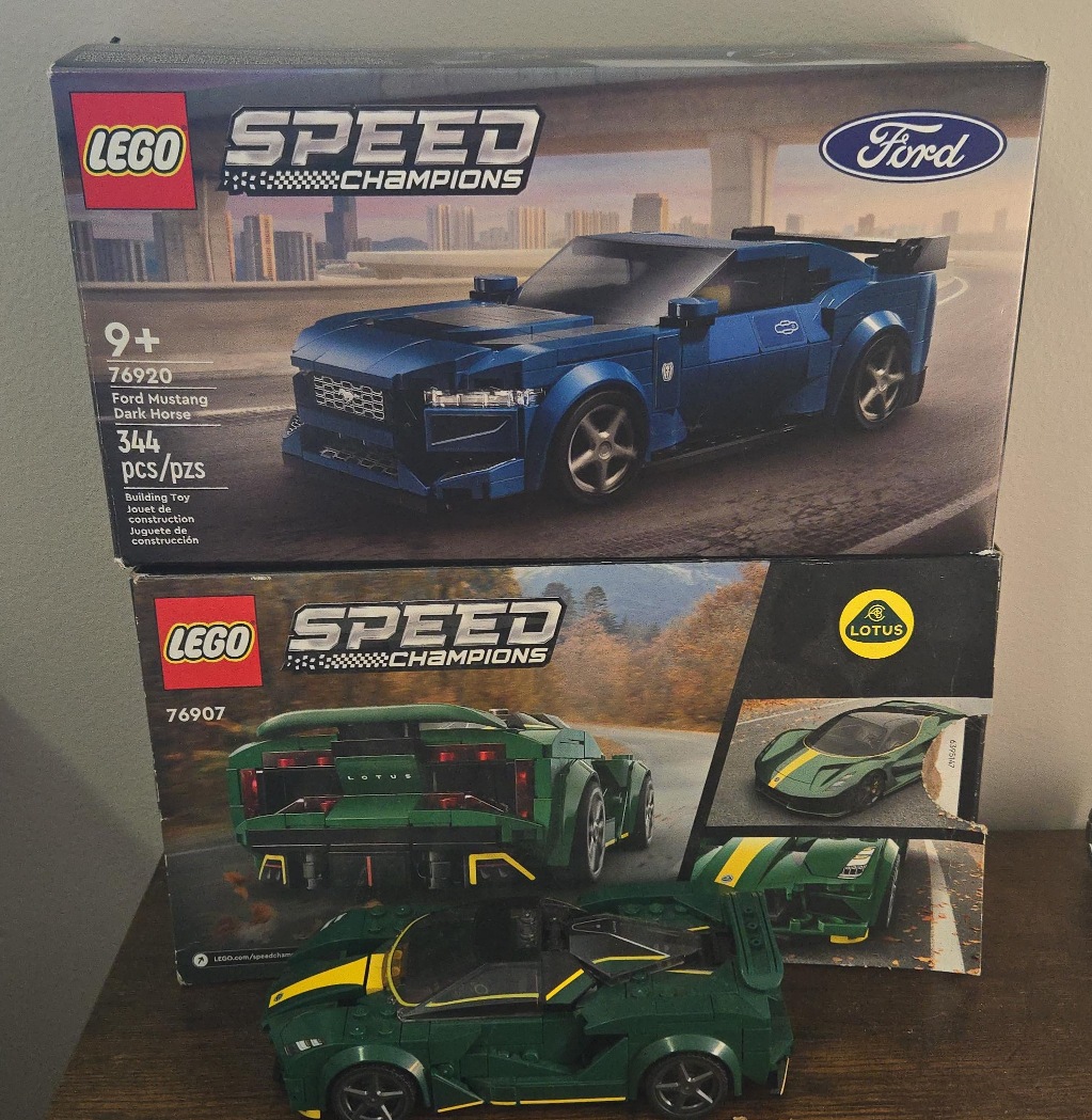 LEGO Speed Champions Ford Mustang & Lotus thumbnail