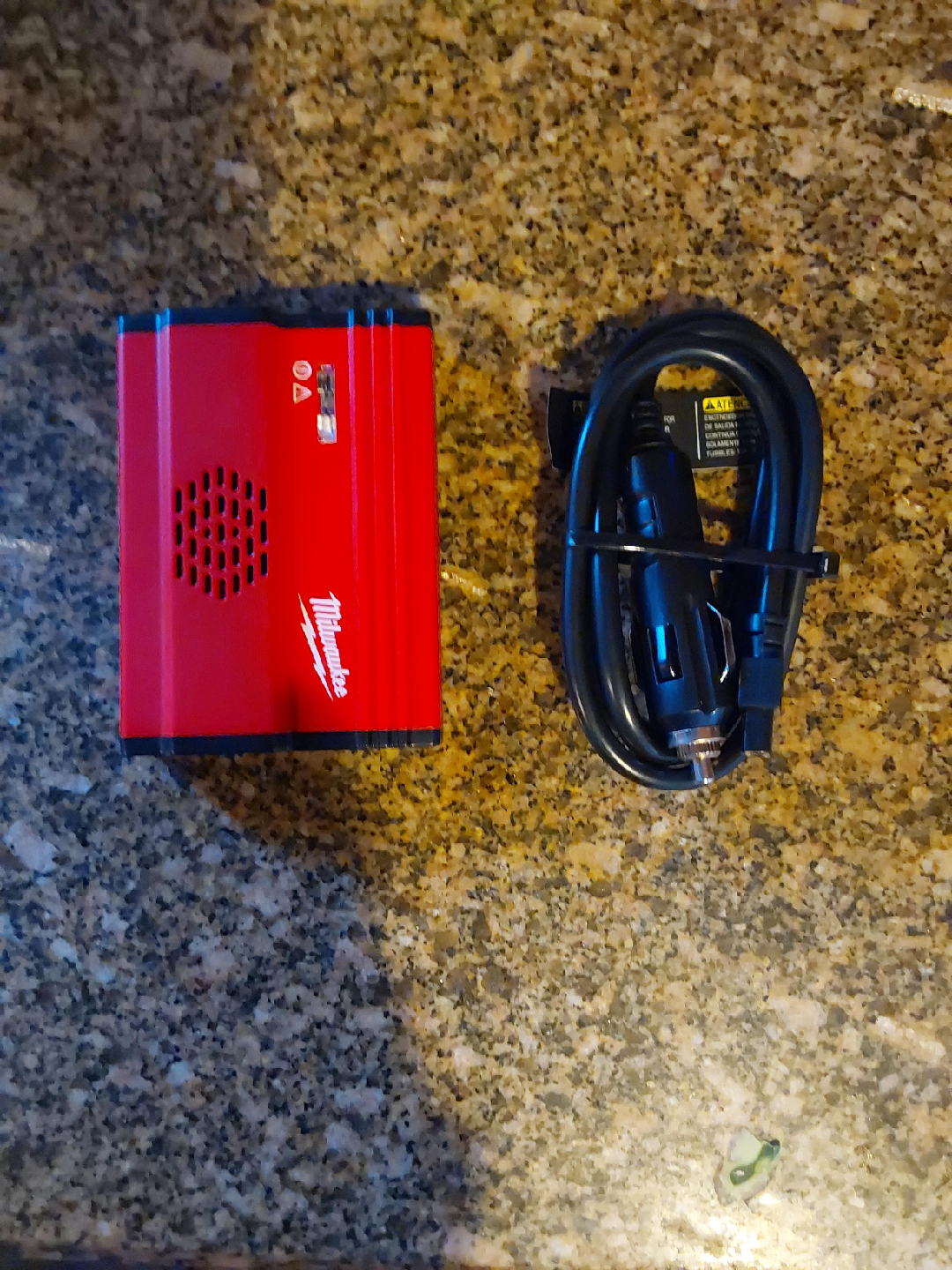 Milwaukee M12 Compact Inflator thumbnail