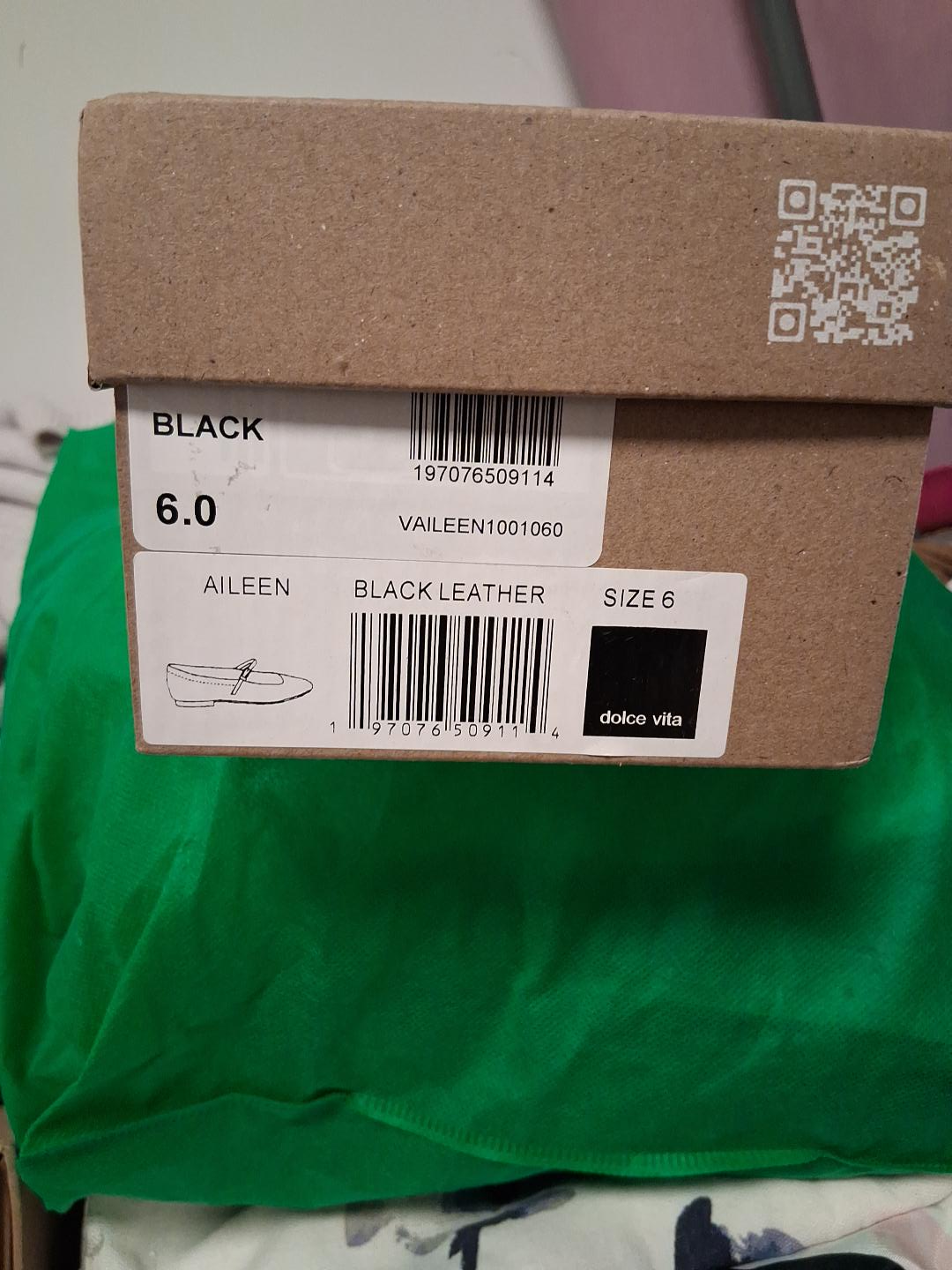 Dolce Vita Aileen Black Leather Flats - Size 6 thumbnail