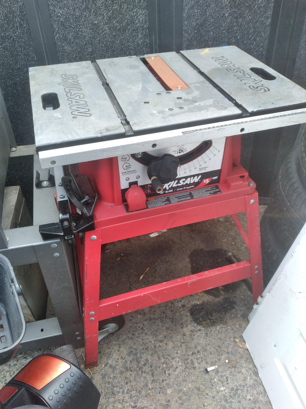 Skilsaw Table Saw