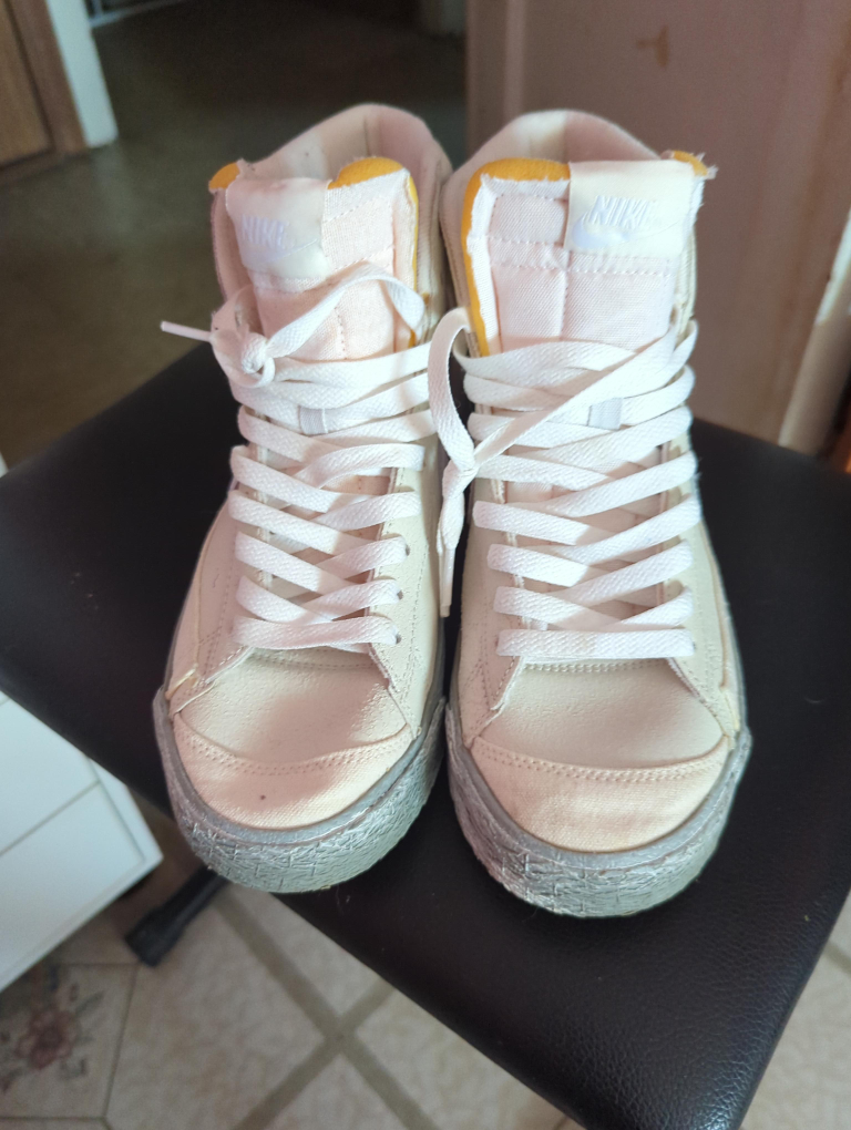 Nike Blazer Mid '77 Women's Size 7 thumbnail