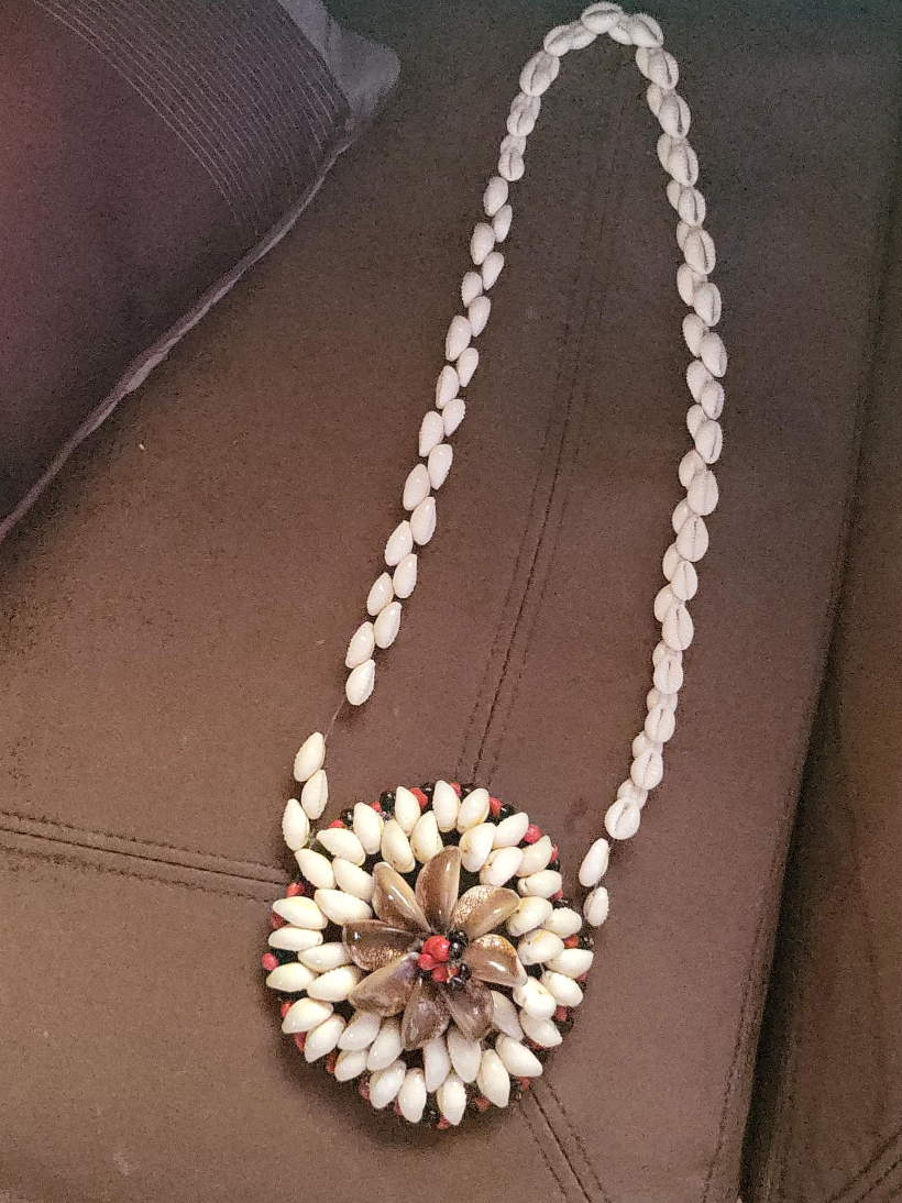 Seashell Necklace with Flower Pendant thumbnail
