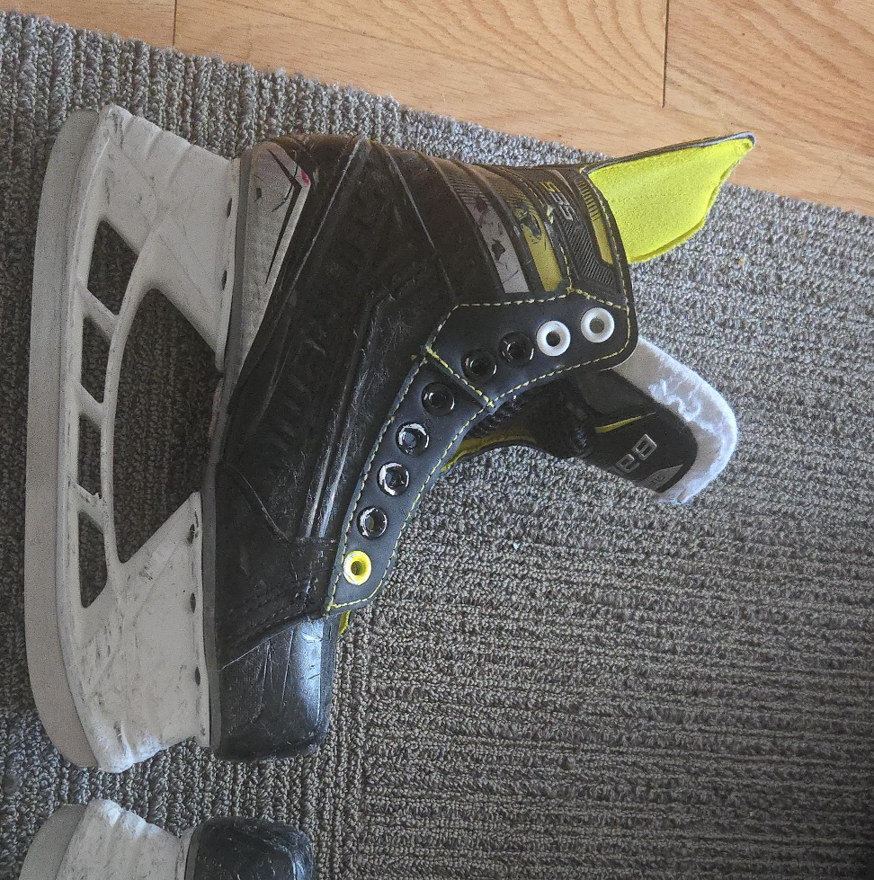 Bauer S25 Hockey Skates - size 3 D thumbnail
