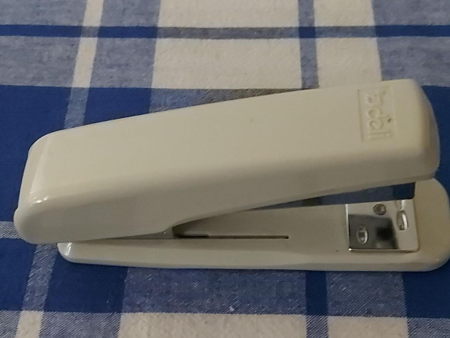 Swingline Tot Stapler - Ivory thumbnail