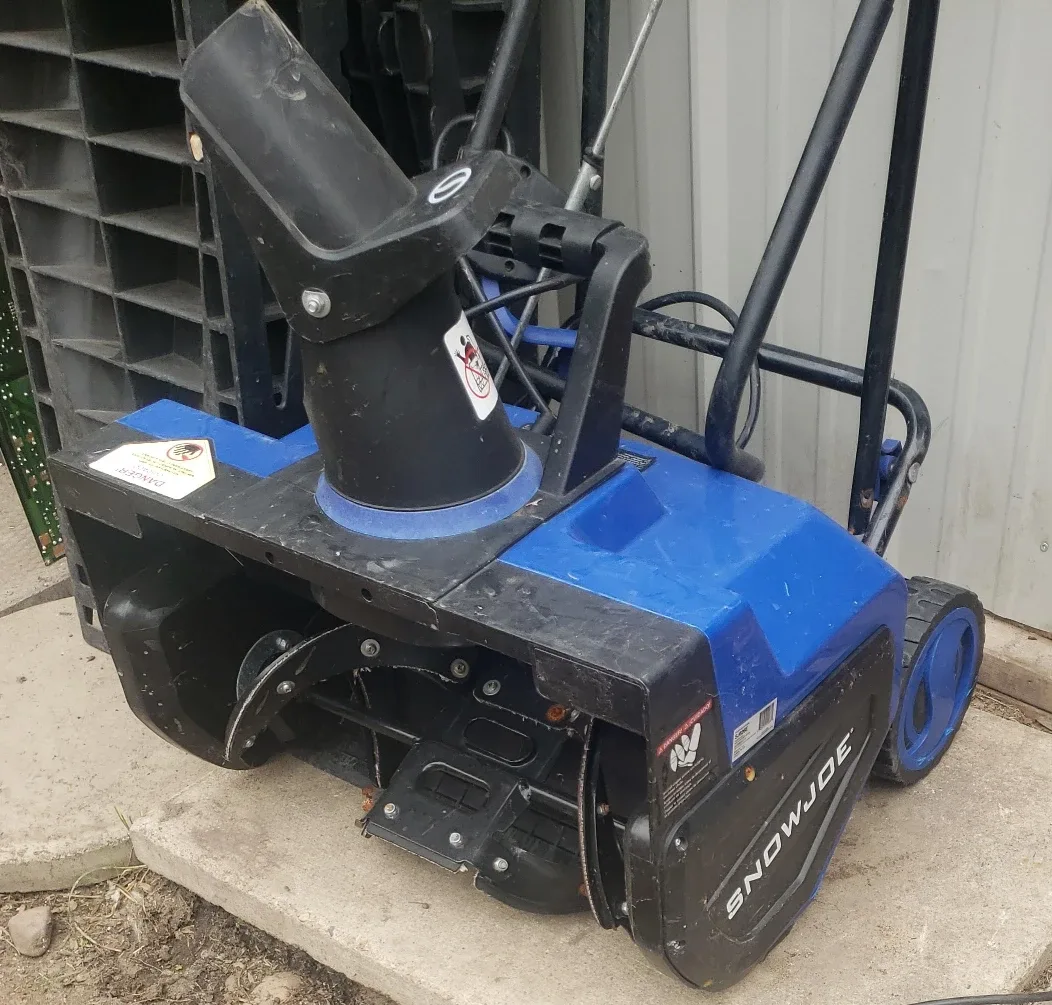 Snow Joe Electric Snow Blower