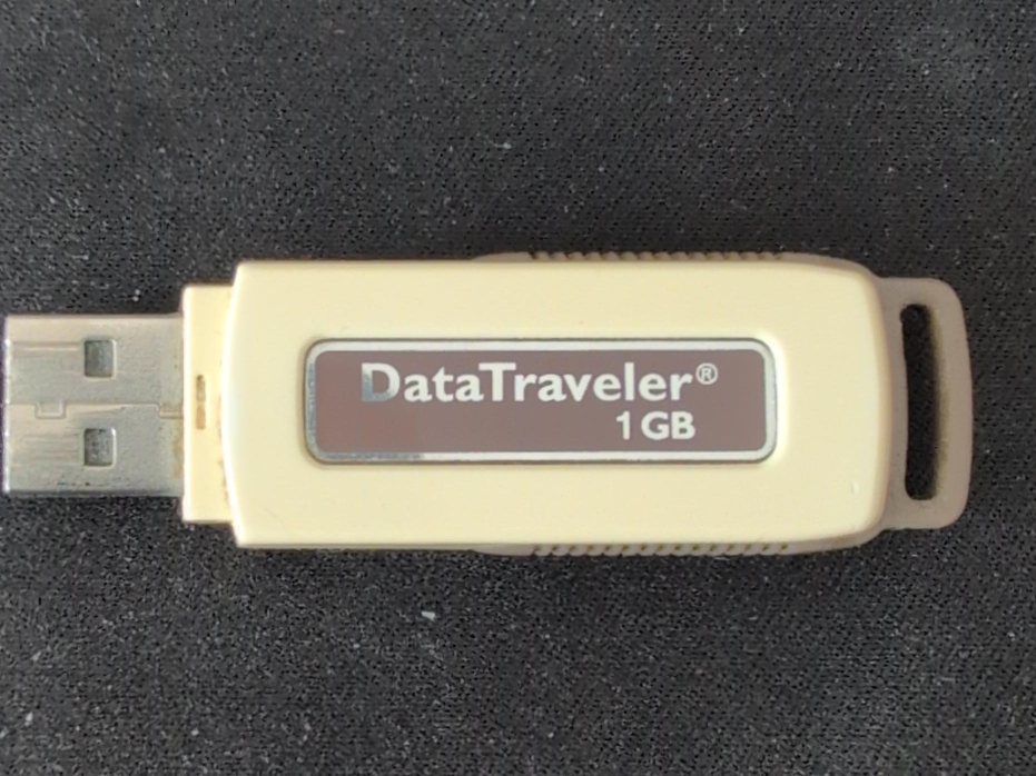 Kingston DataTraveler 1GB USB Drive thumbnail