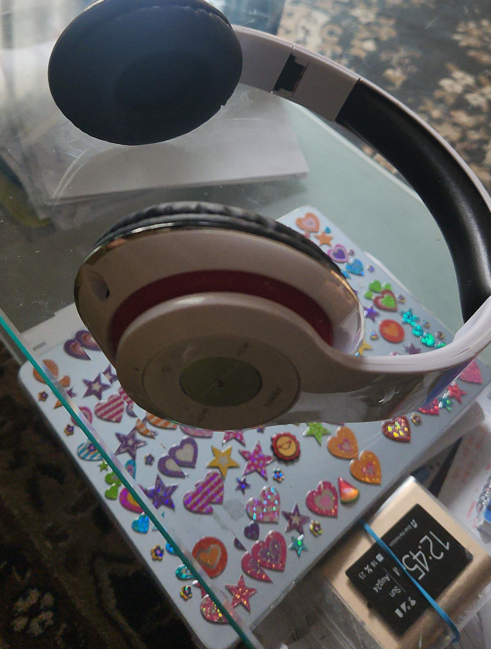 White Wireless Bluetooth Headphones thumbnail