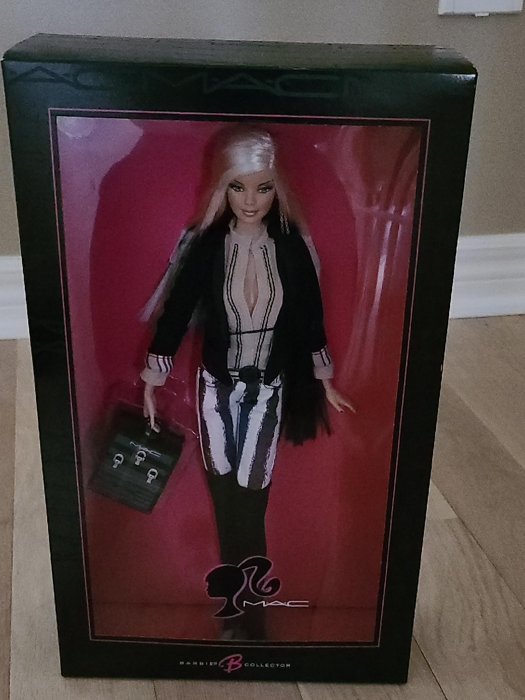 MAC Barbie 2006 Collector Edition Gold Label NRFB thumbnail