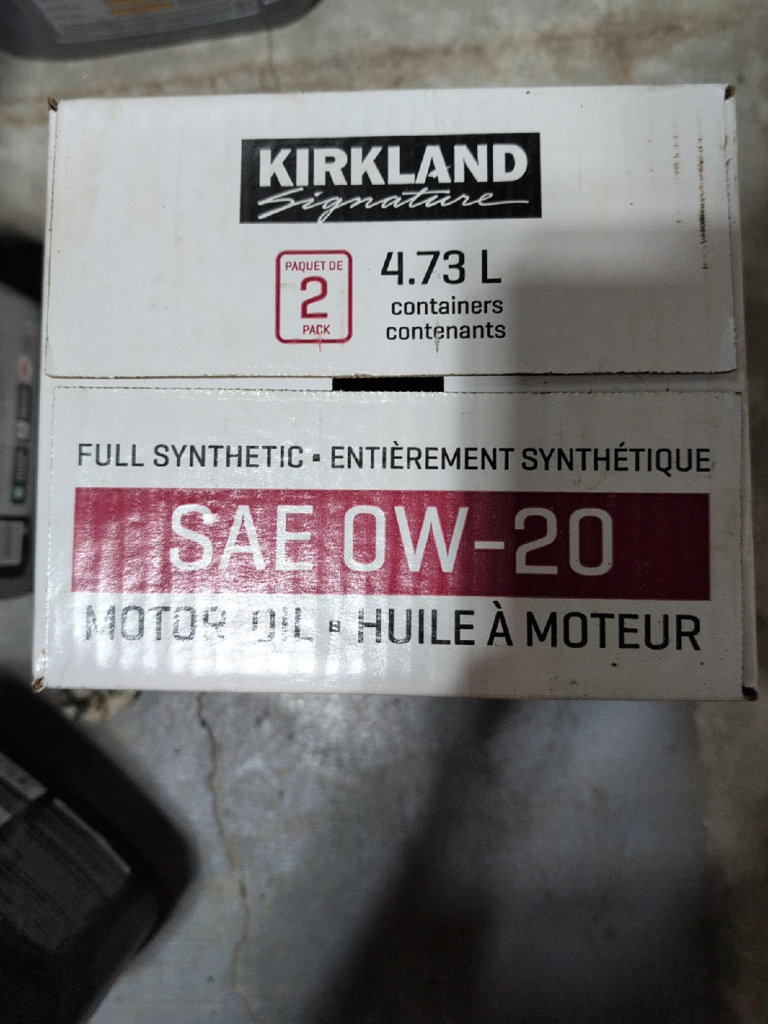 Kirkland Signature SAE 0W-20 Synthetic Motor Oil (2 x 4.73L) thumbnail