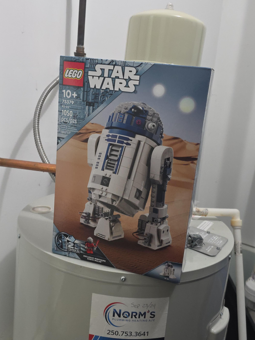 LEGO Star Wars R2-D2 (75379) - New in Box!