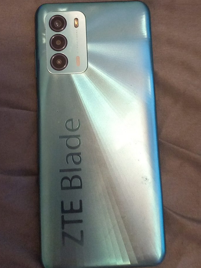 ZTE Blade Smartphone - Damaged Screen thumbnail