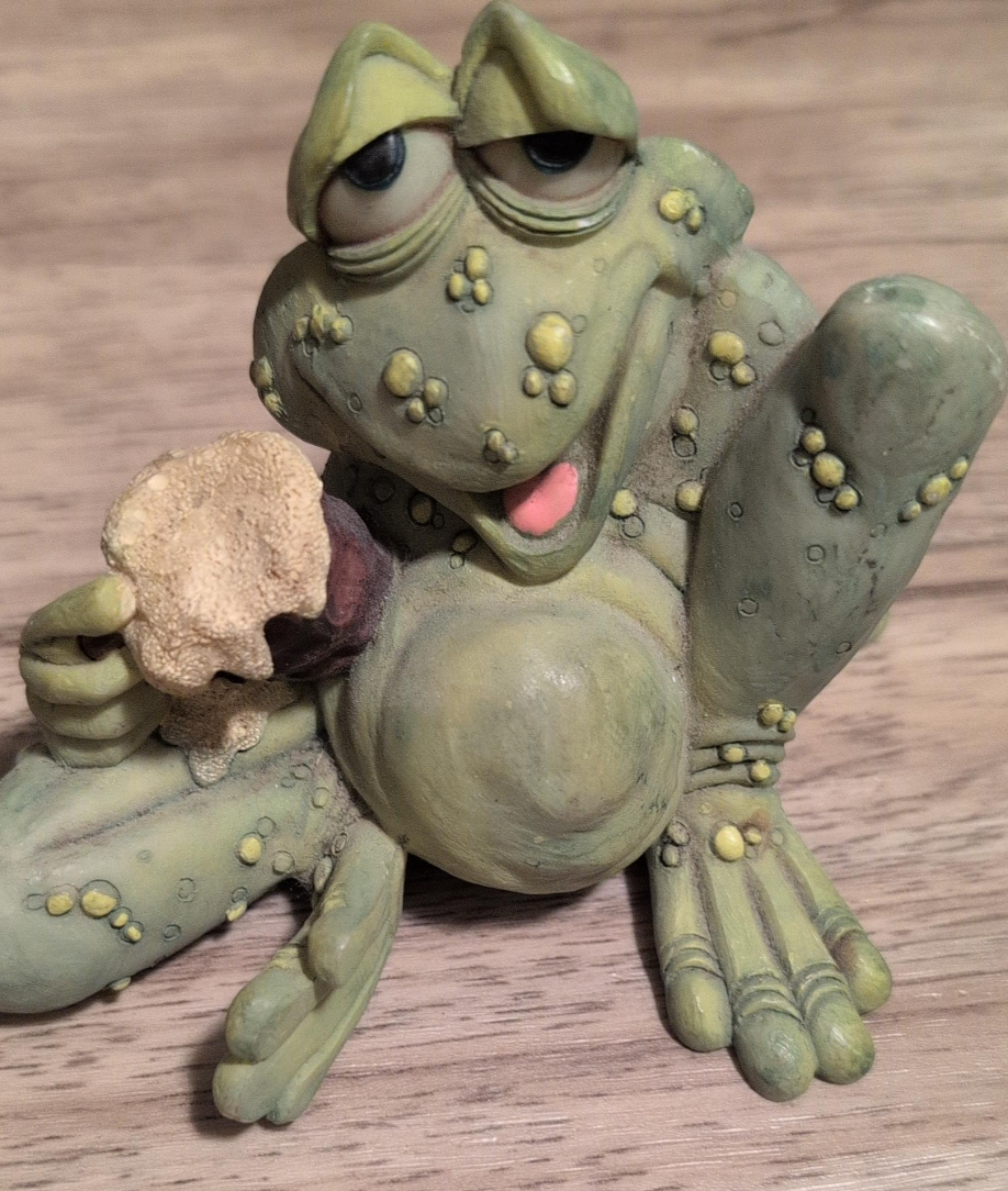Frog Figurine thumbnail