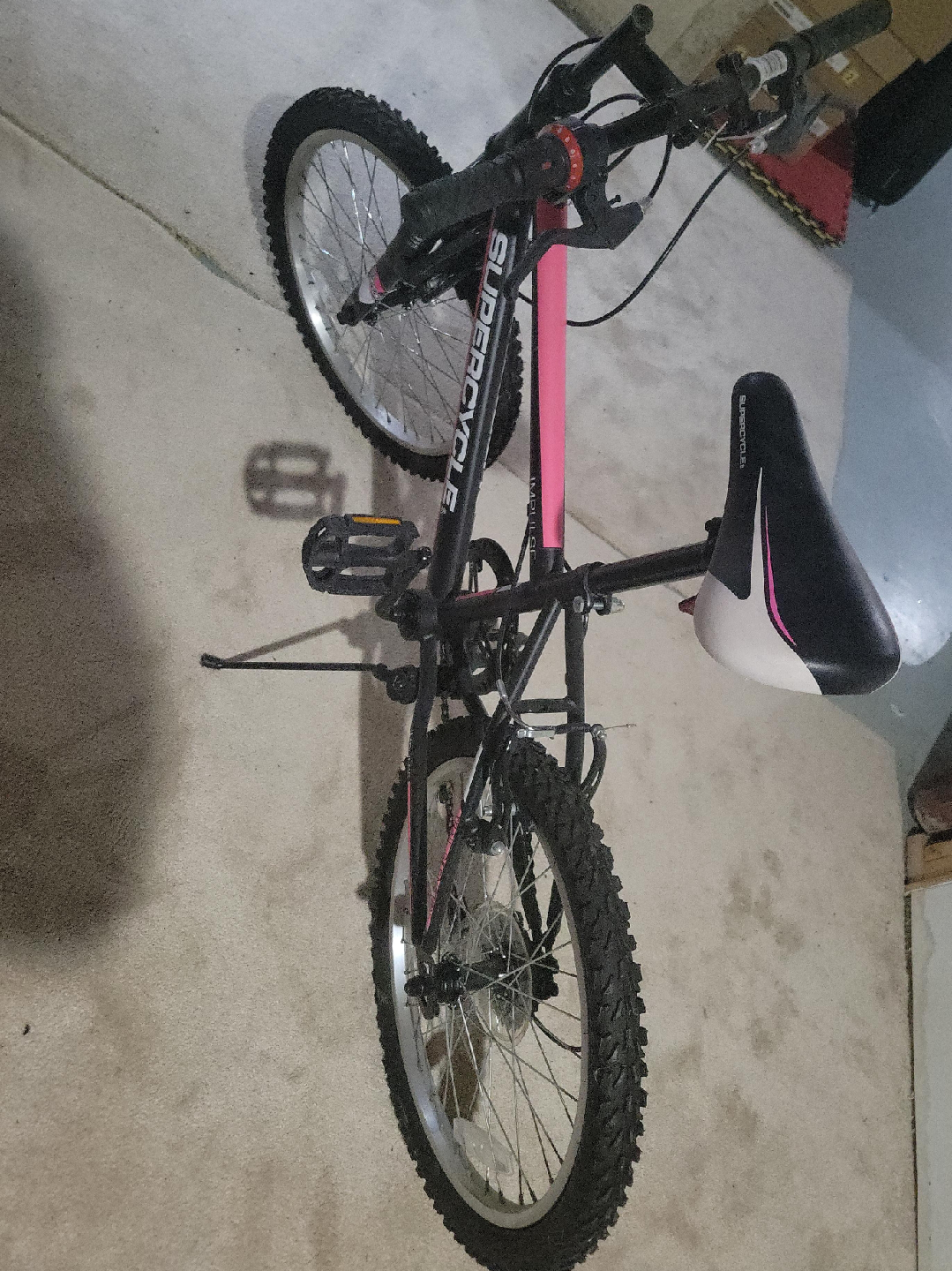 Supercycle Impulse Kids Bike - Black & Pink thumbnail