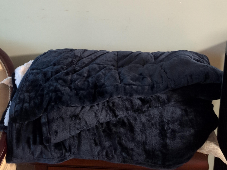 Navy Blue Quilted Blanket thumbnail