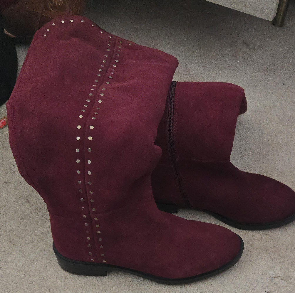 Burgundy Boots with Studs thumbnail