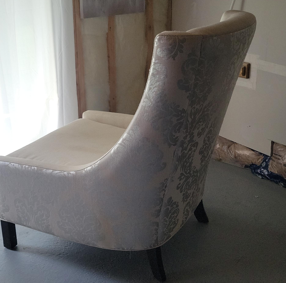 Elegant Accent Chair thumbnail