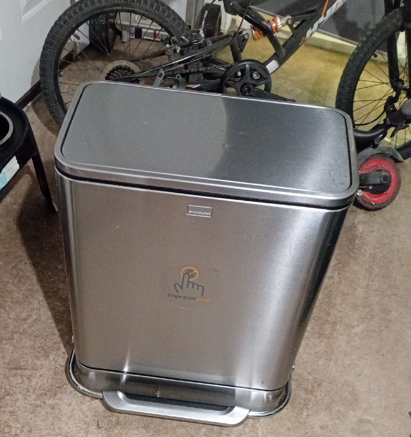 simplehuman Fingerprint-Proof Trash Can thumbnail