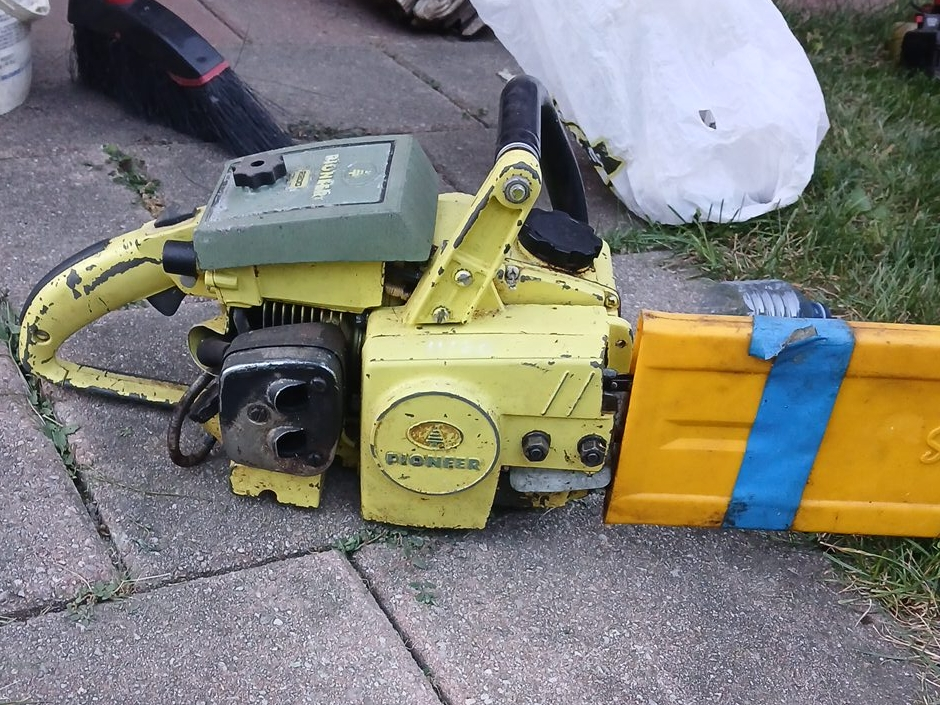 Pioneer Chainsaw