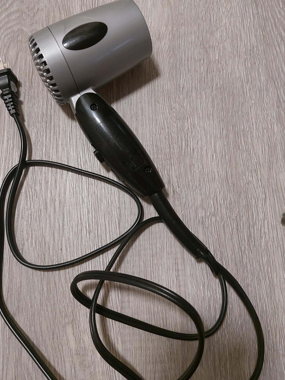 Conair Hair Dryer - Great Condition thumbnail