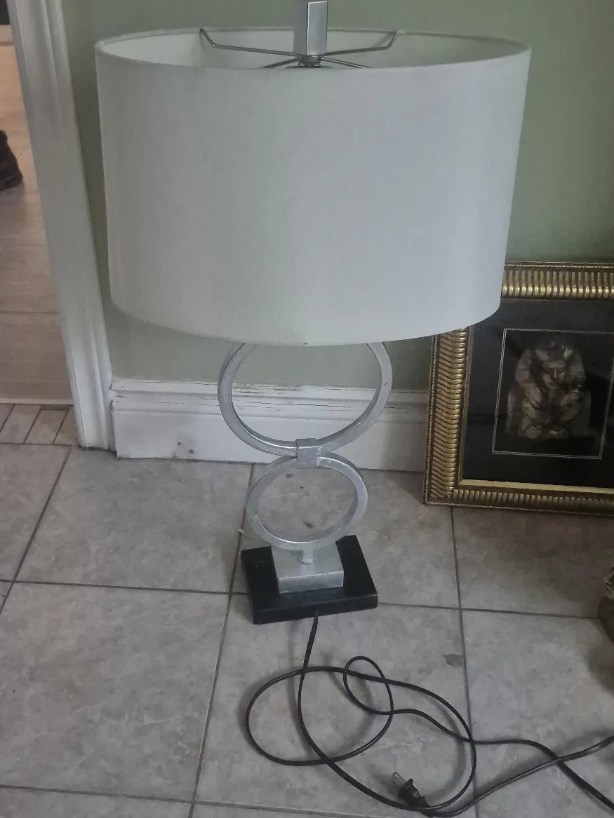 Ashley Furniture L207324 Metal Table Lamp