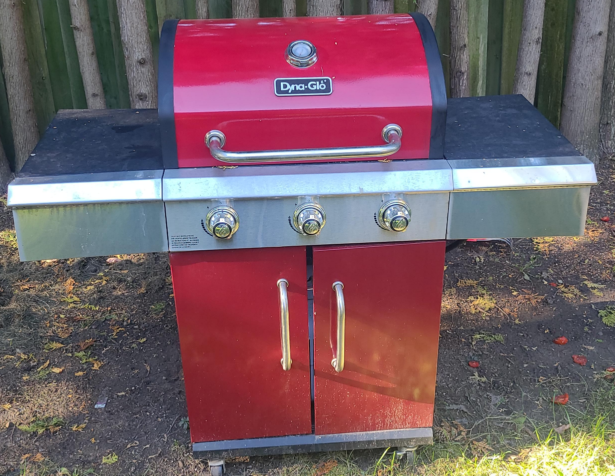 Dyna-Glo Red Propane BBQ Grill thumbnail