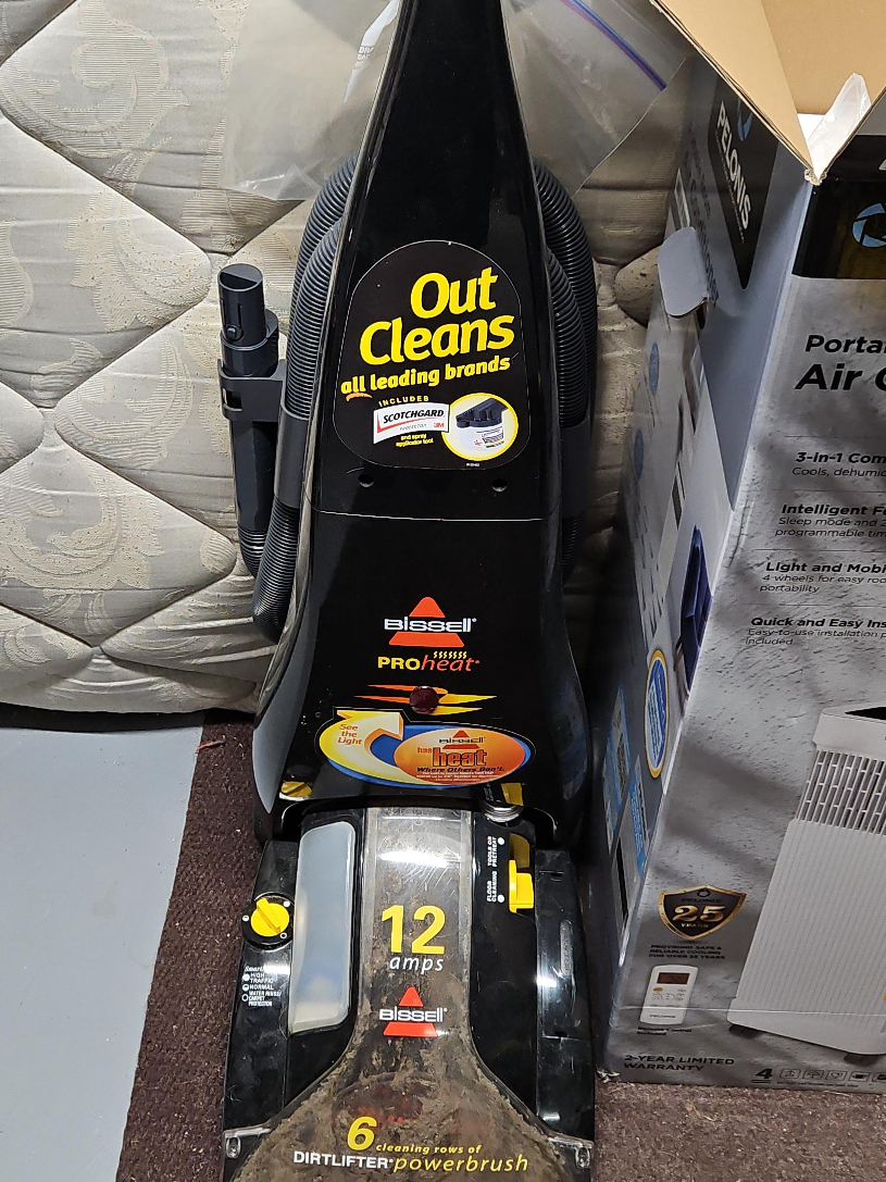Bissell ProHeat Carpet Cleaner thumbnail
