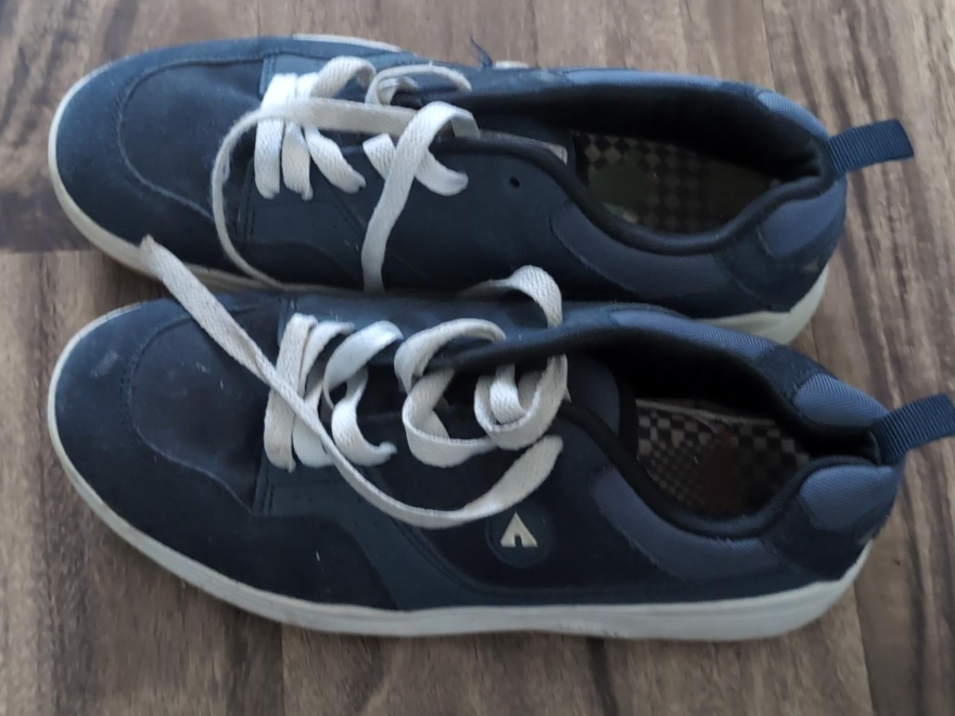 Airwalk Blue Sneakers - Size 4 thumbnail