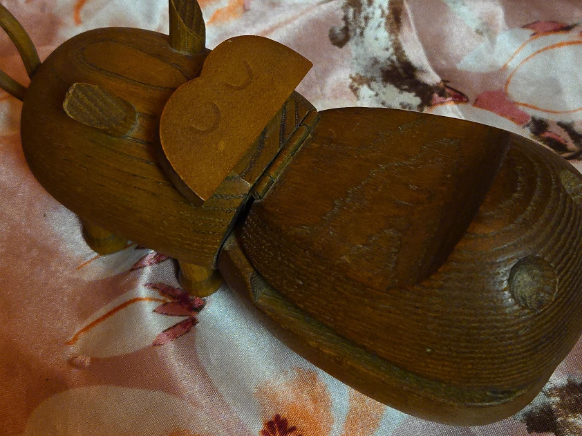 Vintage Wooden Hippo Trinket Box thumbnail