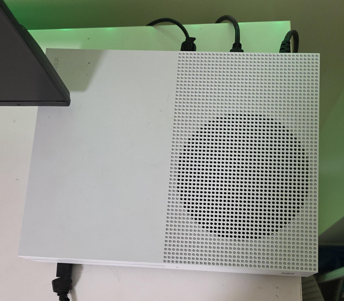 Xbox One S White Console image indicator(1)