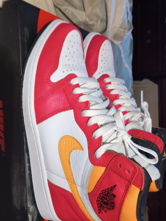 Nike Air Jordan 1 Retro High OG Size 10.5 thumbnail