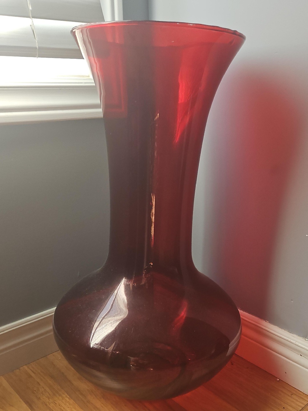 Red Glass Vase thumbnail