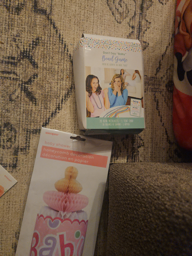 Baby Shower Bead Game & Honeycomb Decoration thumbnail