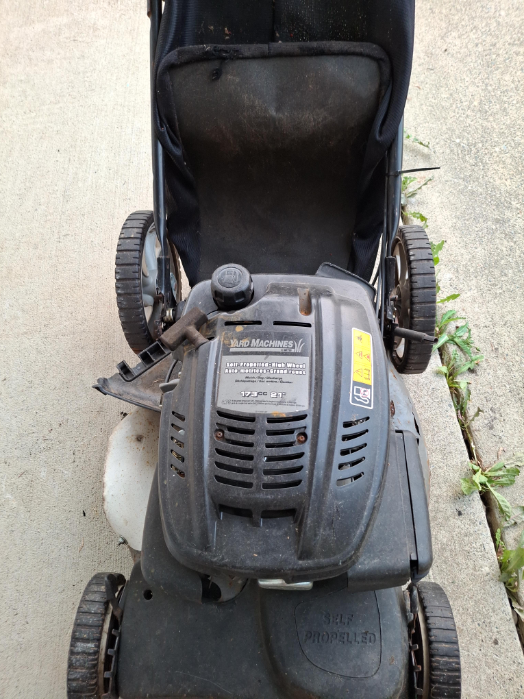 Used Yard Machines Self Propelled Lawn Mower image indicator(1)