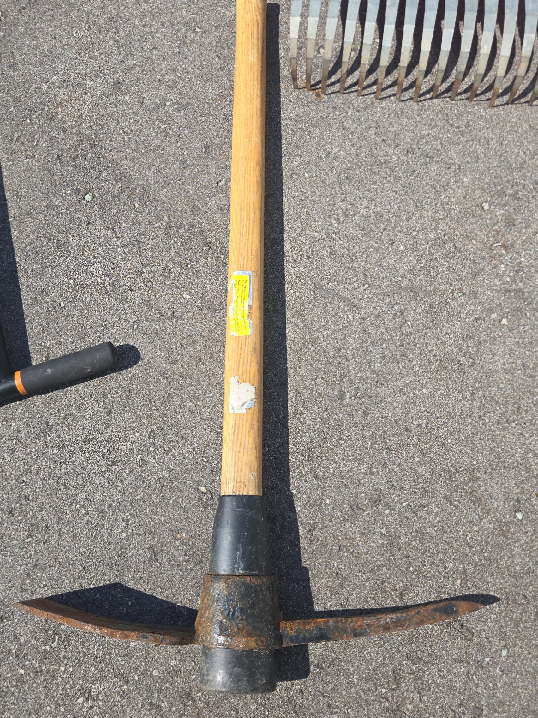 Garden Pickaxe thumbnail