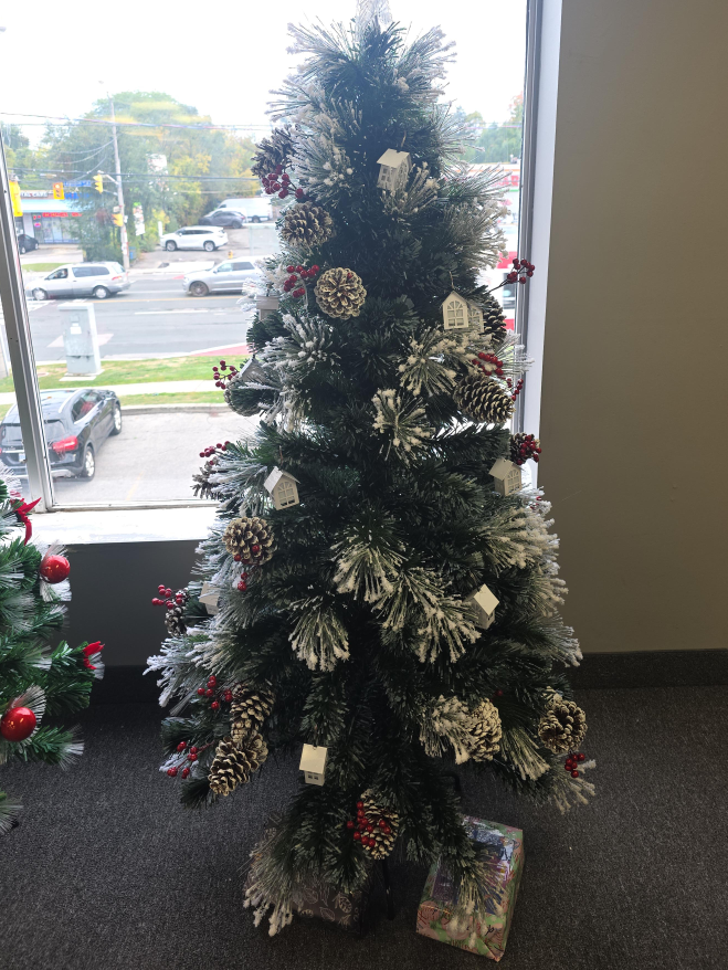Decorated Christmas Tree thumbnail