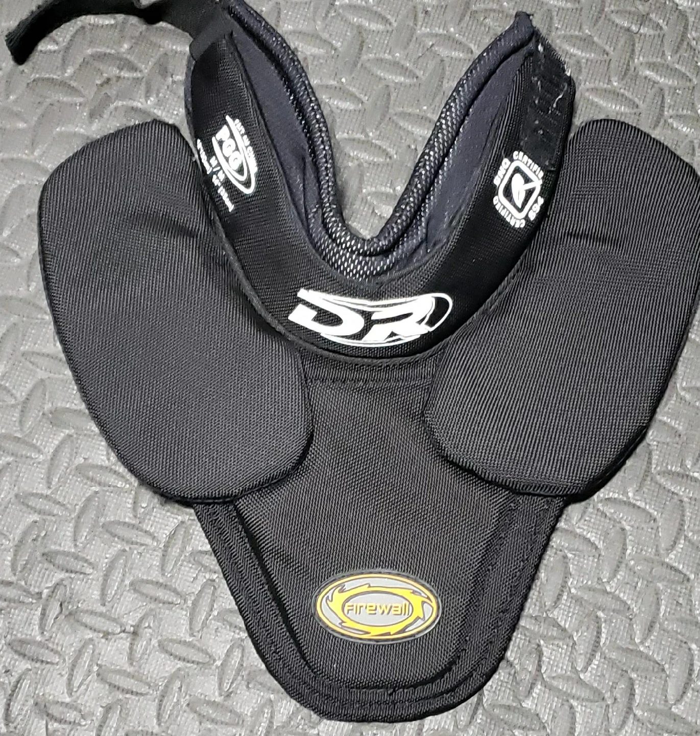 DR Firewall PGG Jr. Hockey goalie Neck Guard - M/M thumbnail