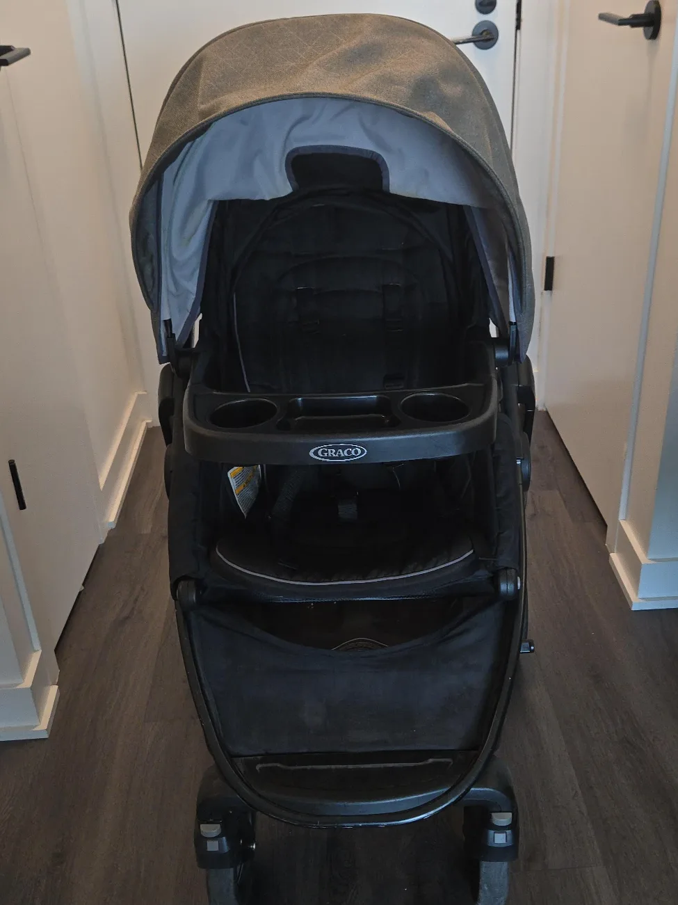 Graco Stroller - Very Good Condition!