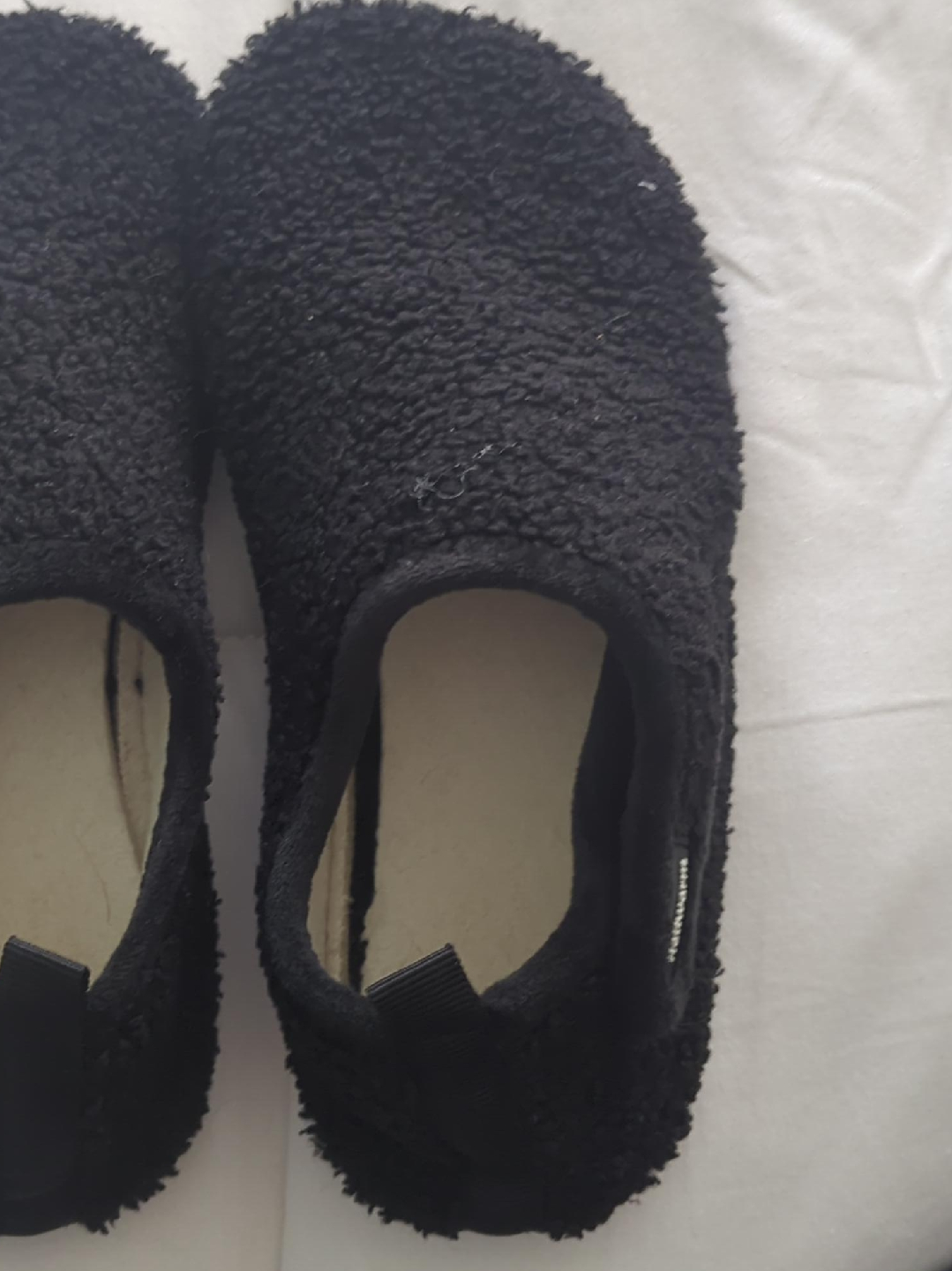 🥕 Heiiwarm Black Slippers thumbnail