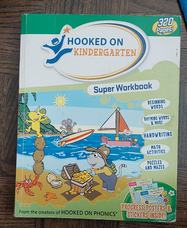 Hooked on Kindergarten Super Workbook - 320 Pages image indicator(1)