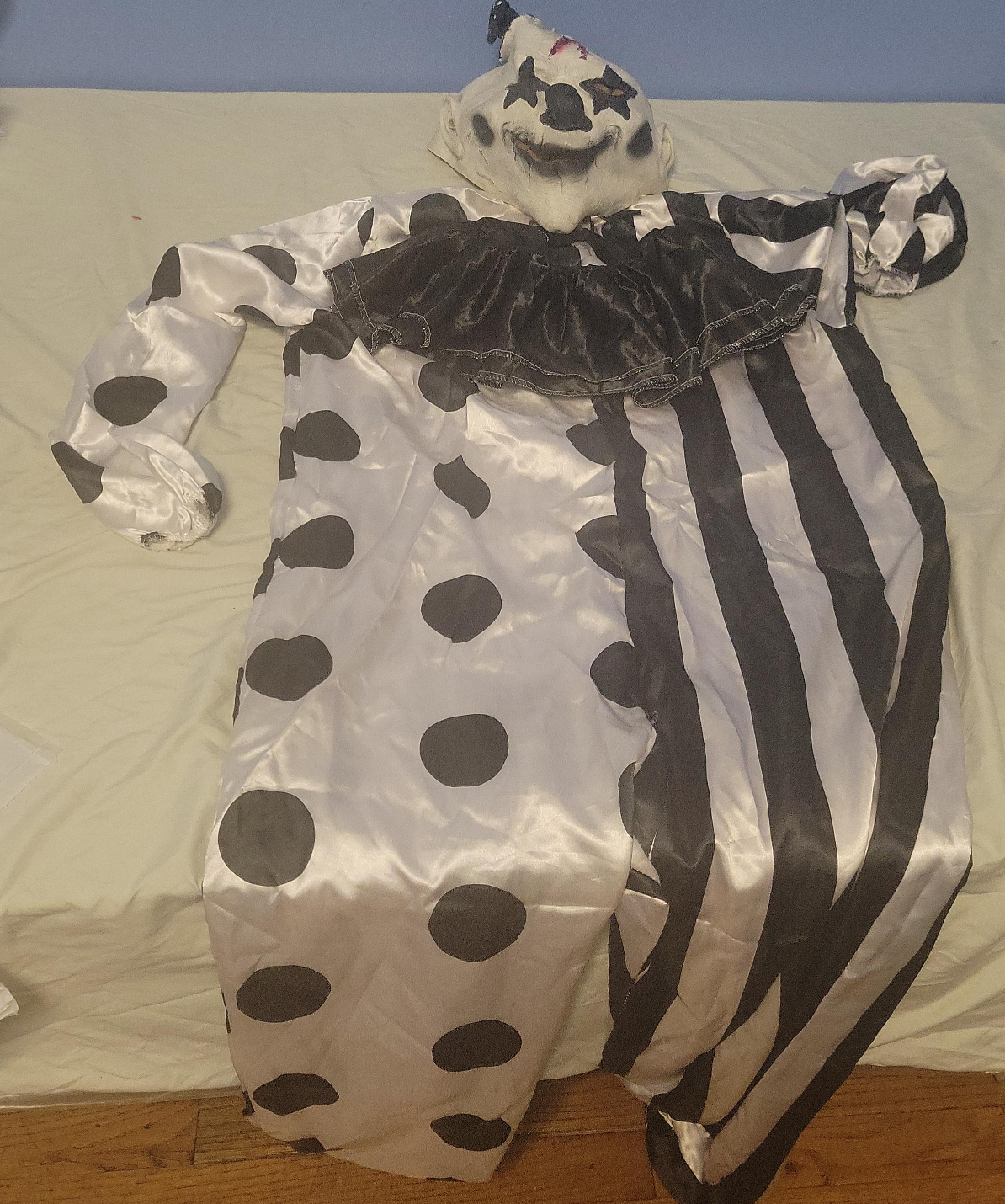 Clown Costume with Mask thumbnail
