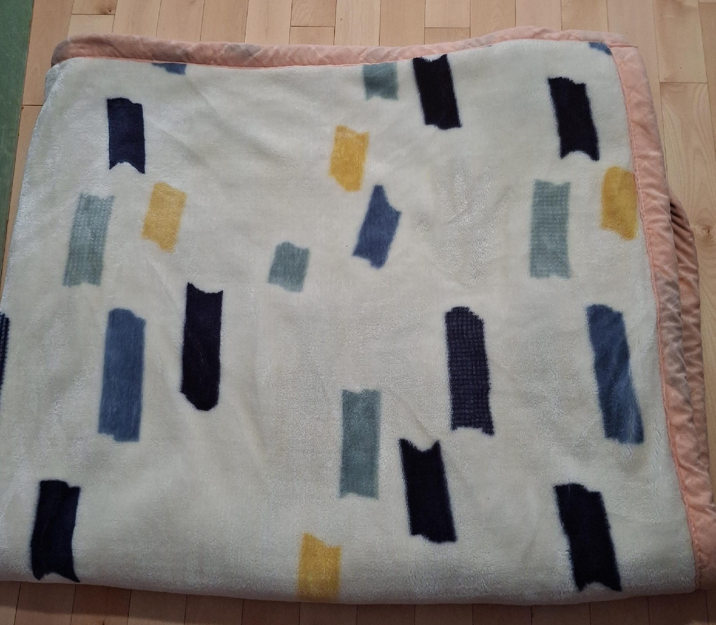 Patterned Throw Blanket thumbnail