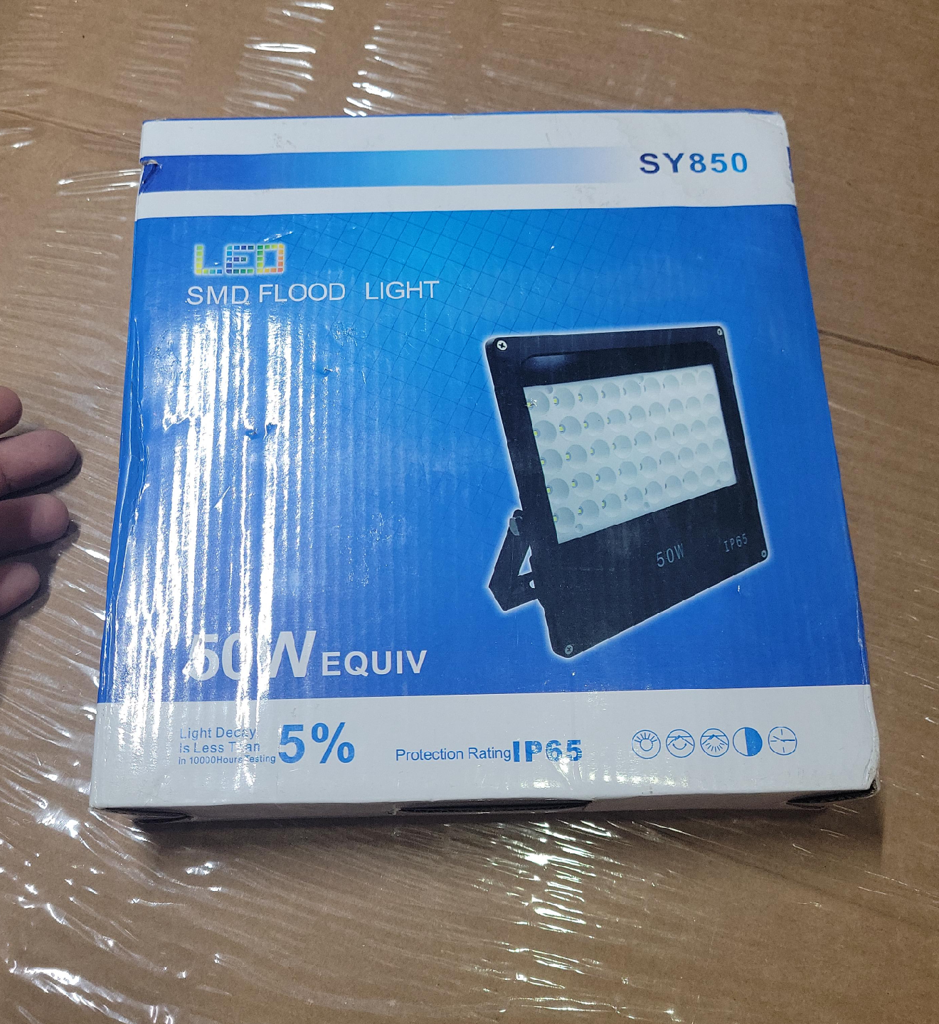 LED SMD Flood Light 50W Equiv IP65 - New in Box! thumbnail